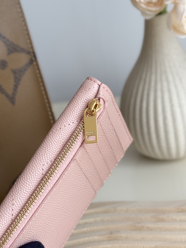 イヴサンローラン財布角部分ディテール